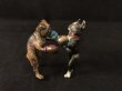 画像1: ヴィエナ・ブロンズ　ボクシングをする犬　 (1)