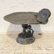 画像1: 1900s アール・ヌーヴォー ピューター製 プット装飾 リーフディッシュ アンティーク (1)