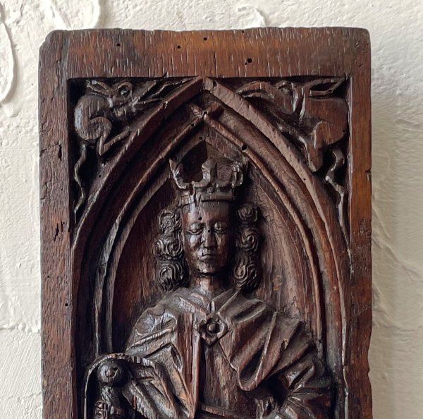 画像1: アレクサンドリアの聖カタリナ ゴシック 魔物装飾 木彫 パネル 15世紀 フランス ／ 15th Century French Gothic Carved Oak Panel St. Catherine of Alexandria (1)