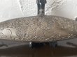 画像6: 18〜19世紀 ペルシャ様式 火薬入れ 両端動物頭／ライオンと鹿の狩猟図装飾 (6)