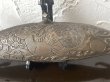 画像5: 18〜19世紀 ペルシャ様式 火薬入れ 両端動物頭／ライオンと鹿の狩猟図装飾 (5)